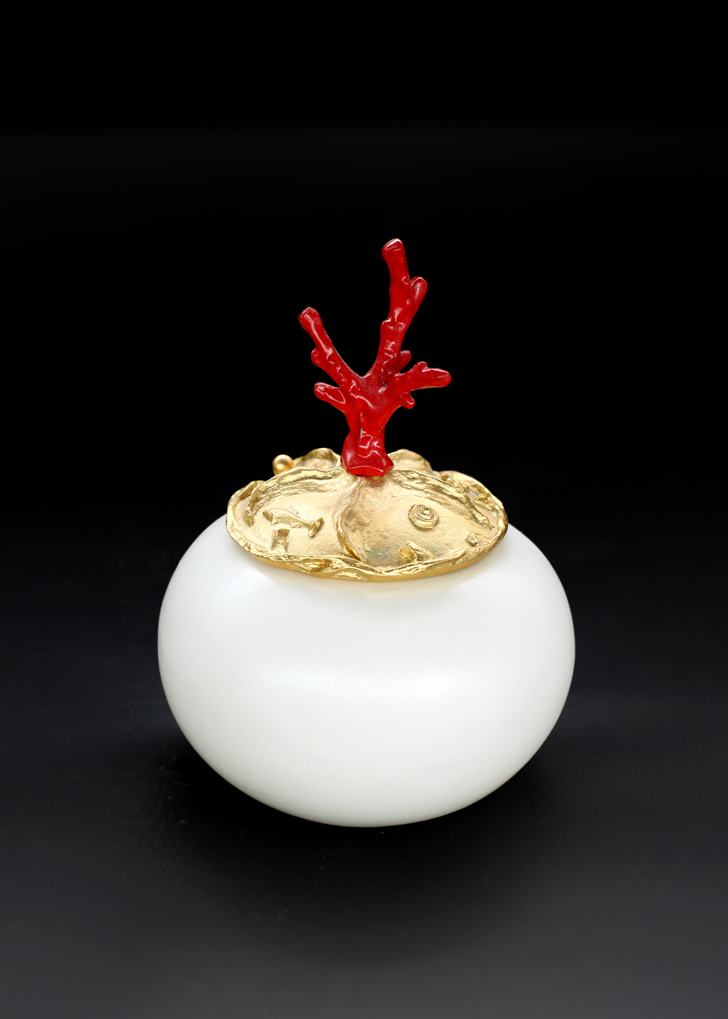 Martinetti Paris, Stunning Coral, Carved Gold Metal, Small Decorative Box