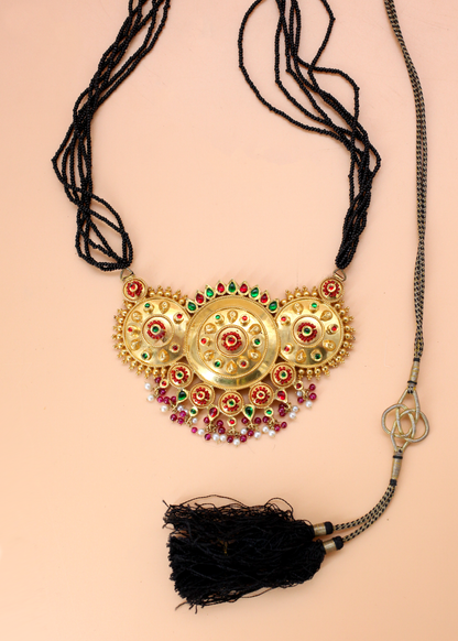 Indian 22k Yellow Gold And Jeweled Medallion Design Choker On Black Onyx Bead Necklace
