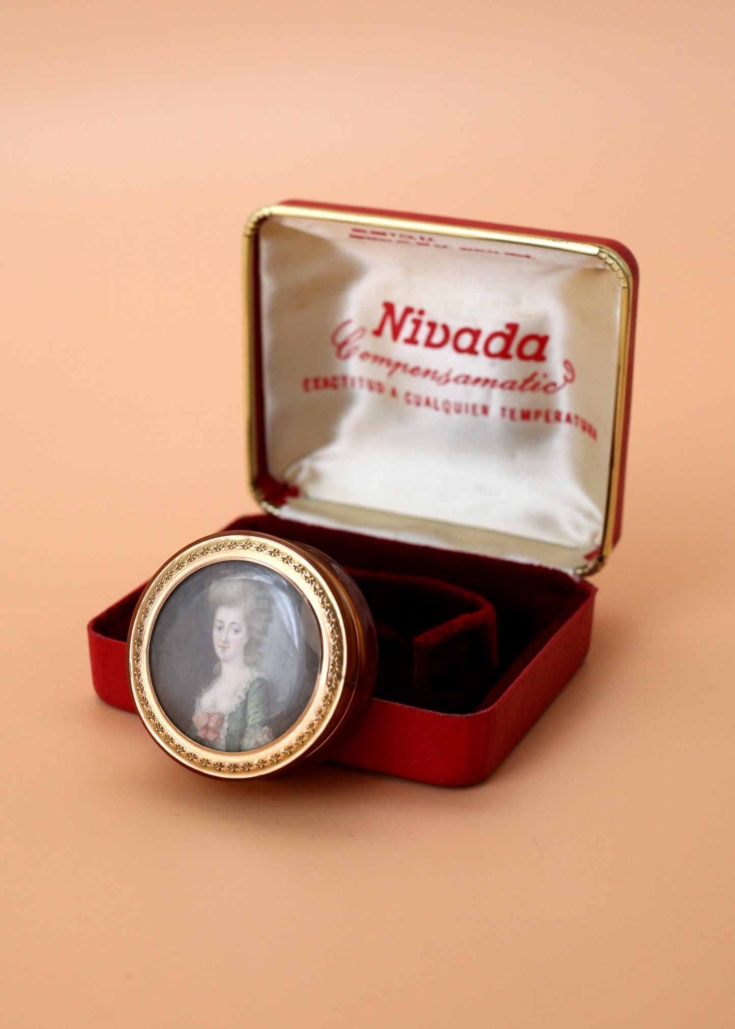 18th Century French 18kt Gold And Amber Snuffbox With Portrait Of A Lady
